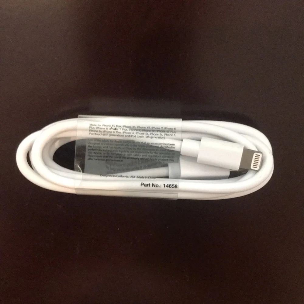 Airdinstinc USB iPhone & iPad charger